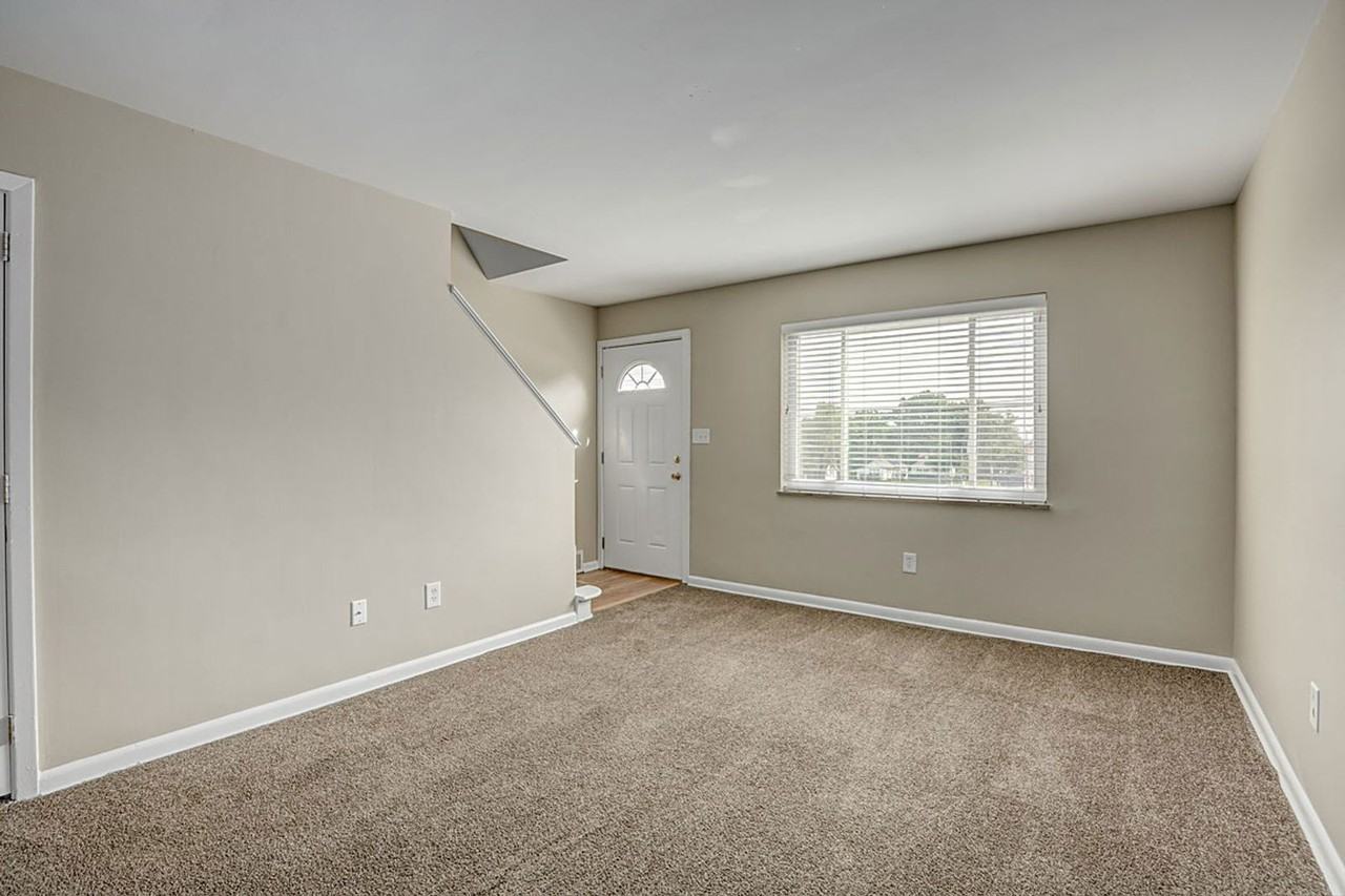 135 Commonwealth Ave - Photo 3 of 15