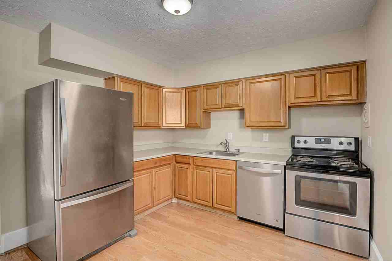 135 Commonwealth Ave - Photo 7 of 15