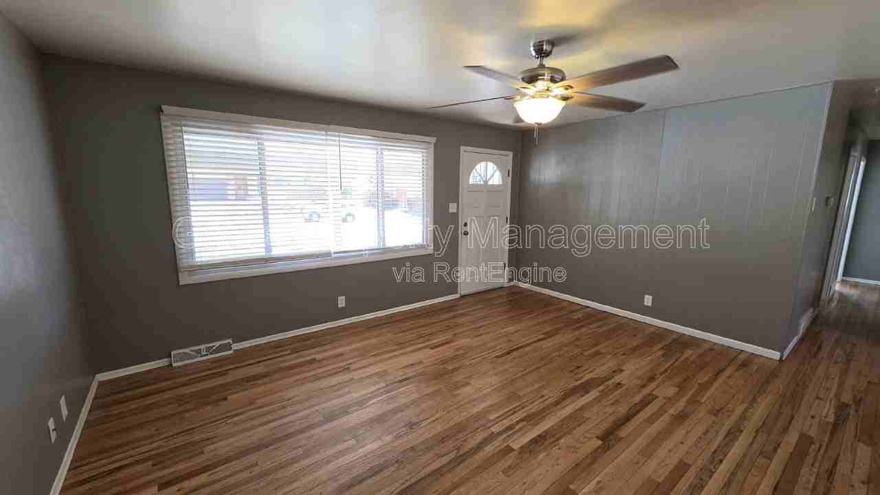 2871 S Golden Way - Photo 3 of 28