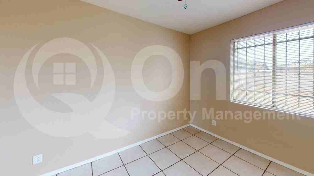 4318 E Saint Anne Ave - Photo 7 of 16