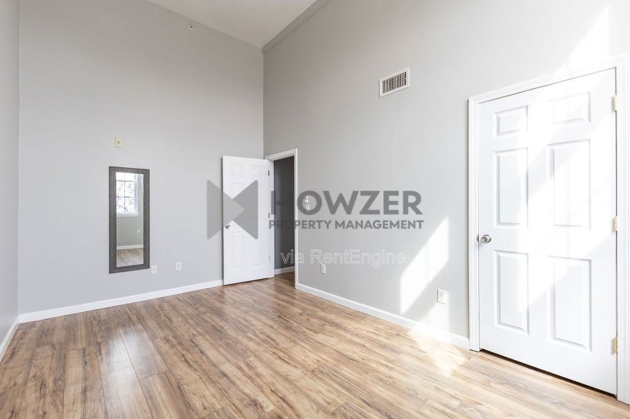 361 Main St #F - Photo 2 of 12