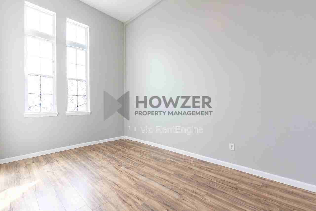 361 Main St #F - Photo 3 of 12