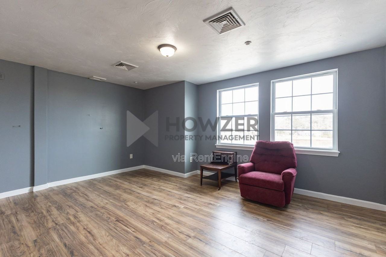 361 Main St #F - Photo 6 of 12