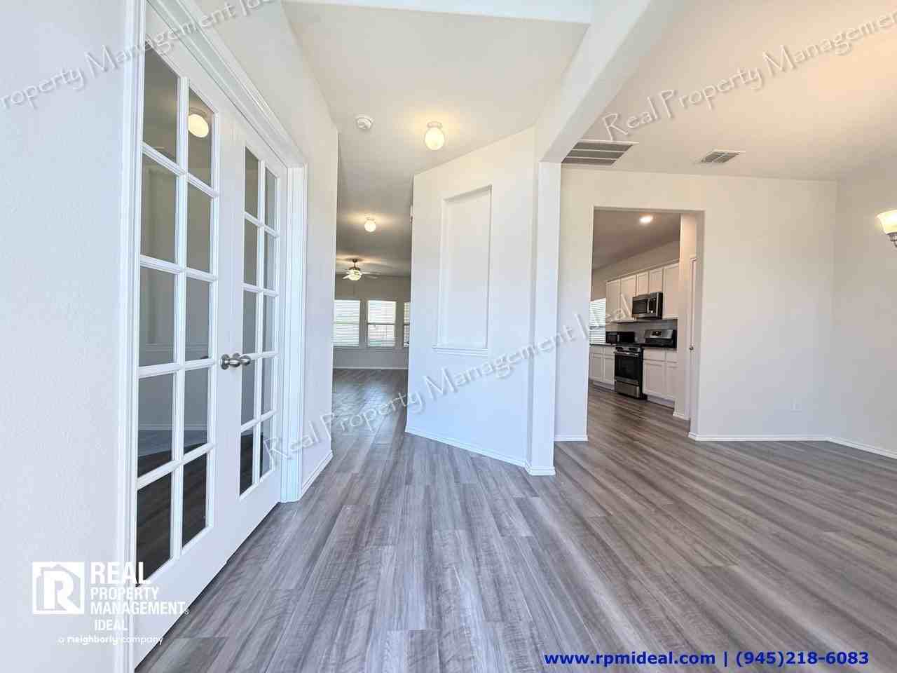 4009 Bighorn Drive - Photo 3 of 33