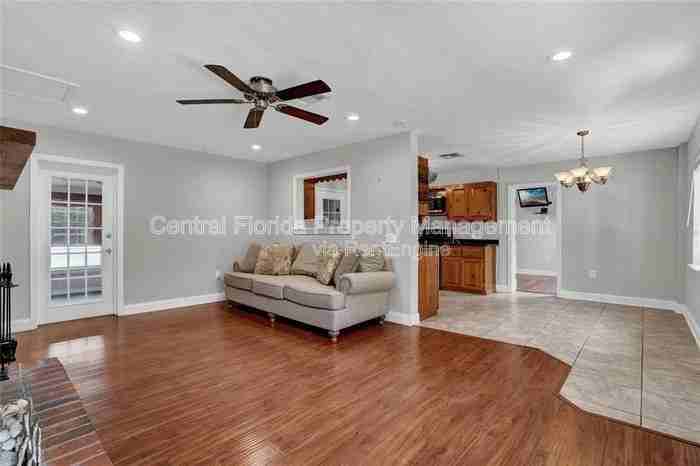 7917 Carolina Ln - Photo 6 of 25