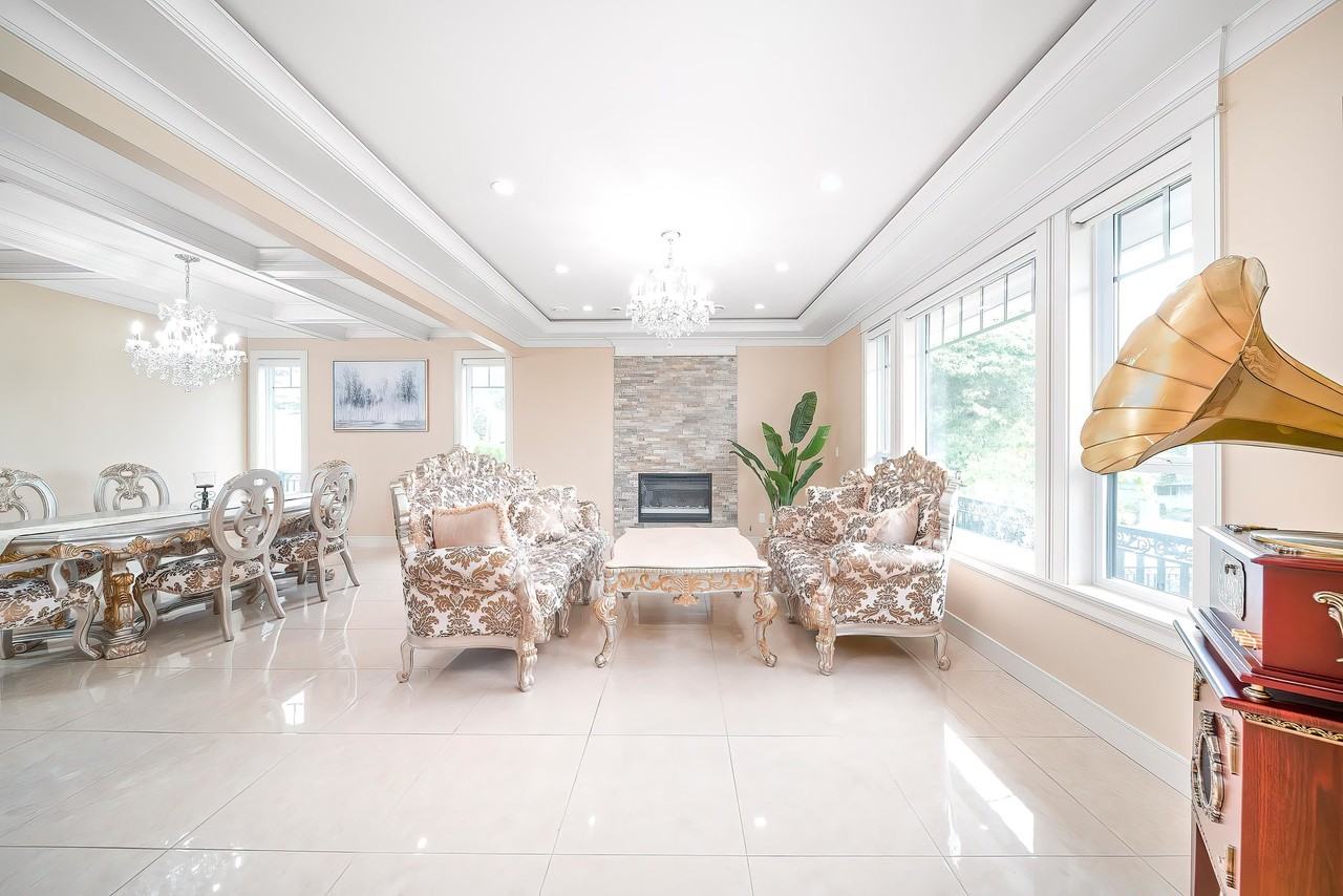 4291 Winnifred St - Photo 6 of 21