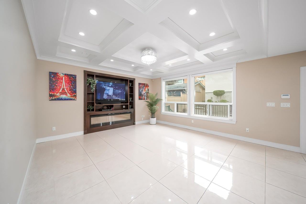 4291 Winnifred St - Photo 7 of 21