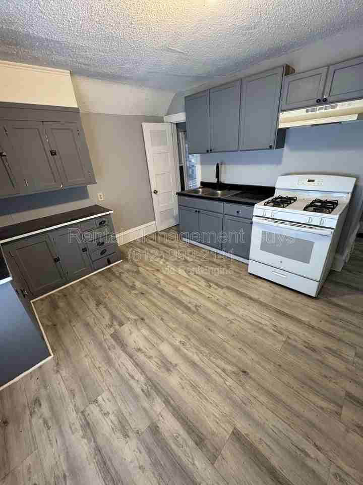 4209 Bryant Ave N #2 - Photo 5 of 8