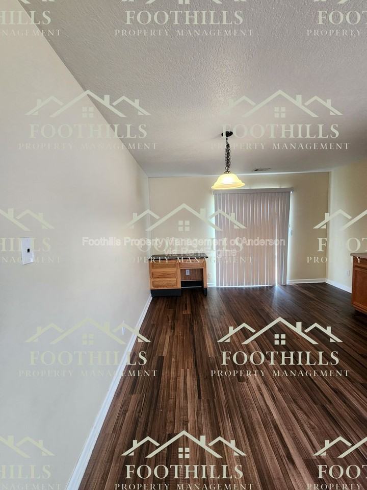 131 Veranda Cir - Photo 4 of 17