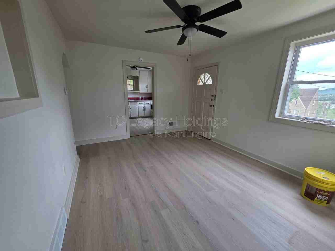 517 Hornor Ave - Photo 3 of 12