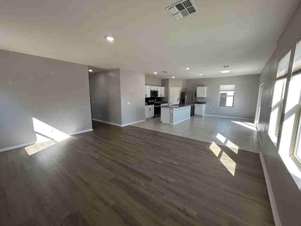 19233 W Elm St - Photo 5 of 22