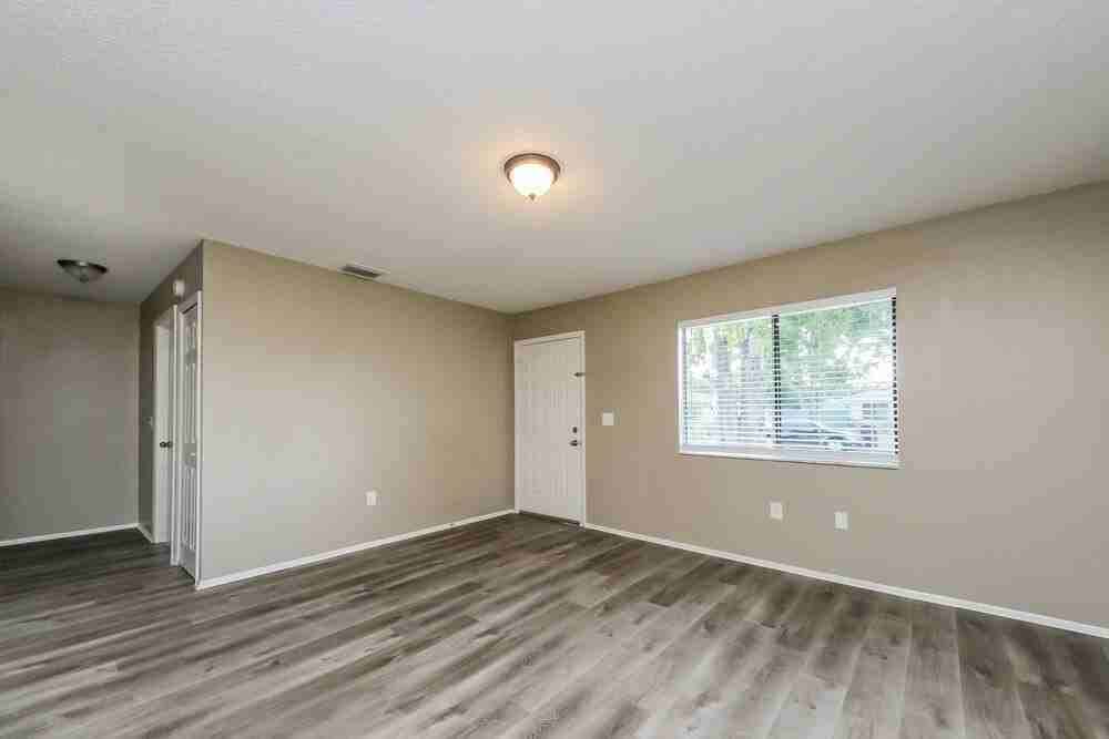 1719 Orange View Way - Photo 3 of 16
