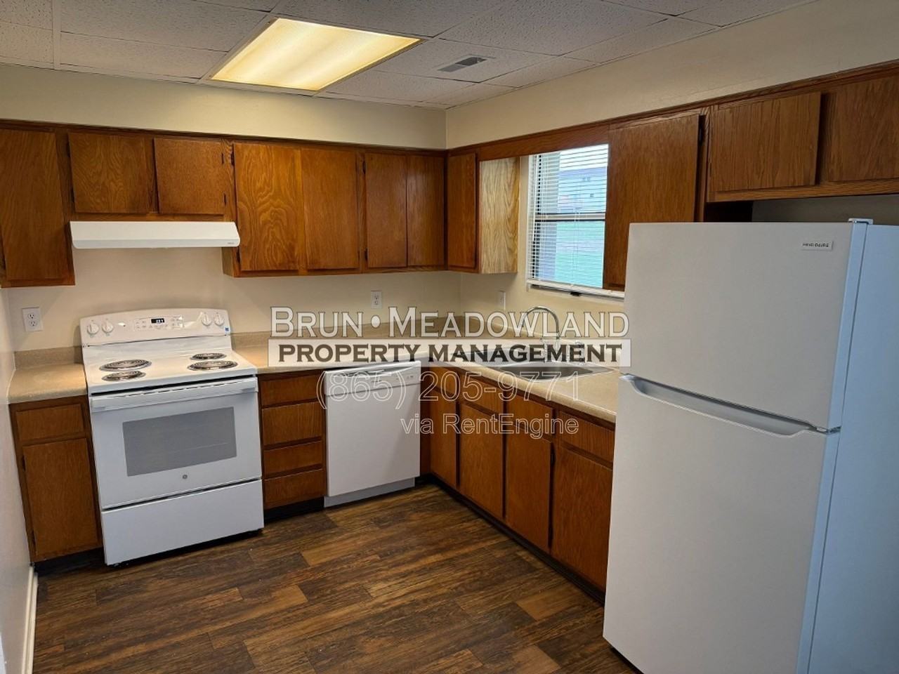 1921 Meadowland Ln - Photo 3 of 16