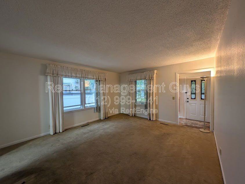 5027 6th St Ne - Photo 6 of 21