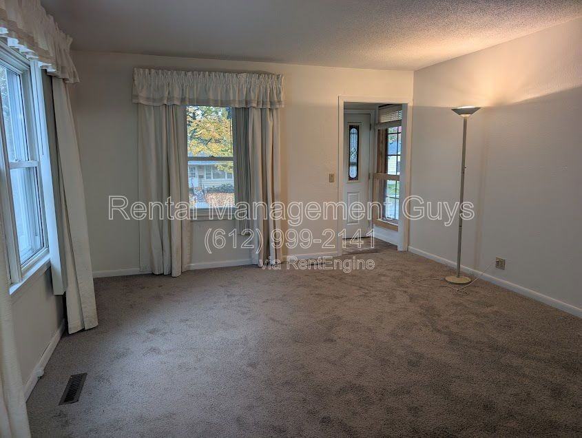 5027 6th St Ne - Photo 7 of 21