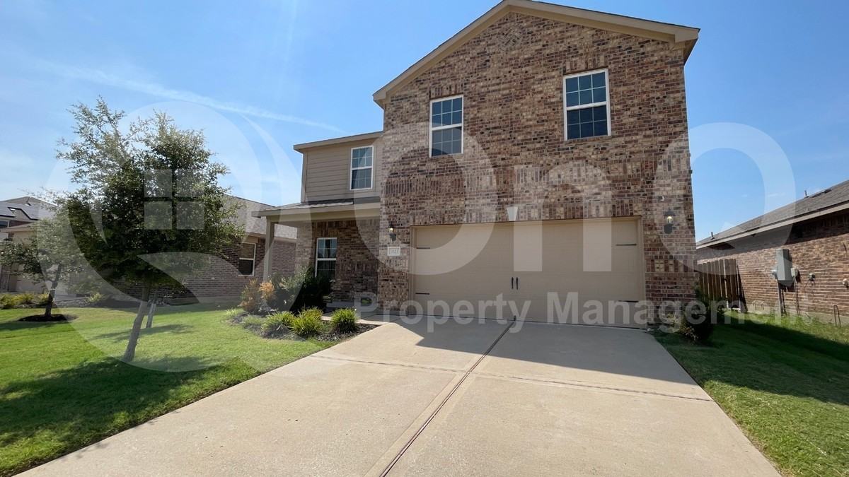 1623 White Mountain Way - Photo 4 of 20
