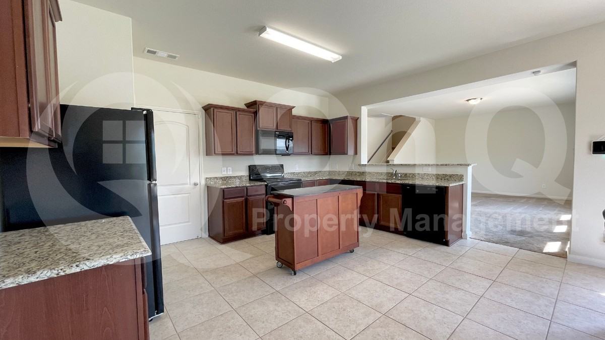 1623 White Mountain Way - Photo 6 of 20