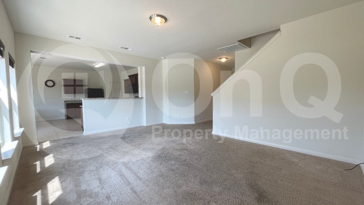 1623 White Mountain Way - Photo 7 of 20