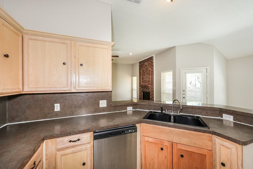 7448 Ashcroft Cir - Photo 7 of 16