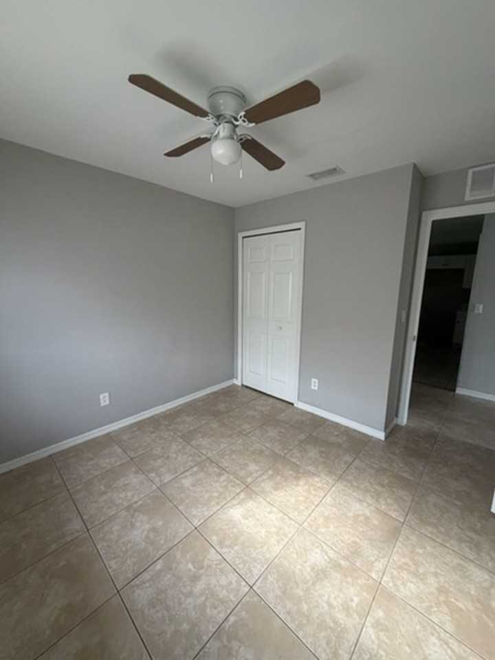 930 Ainsworth St W - Photo 6 of 11