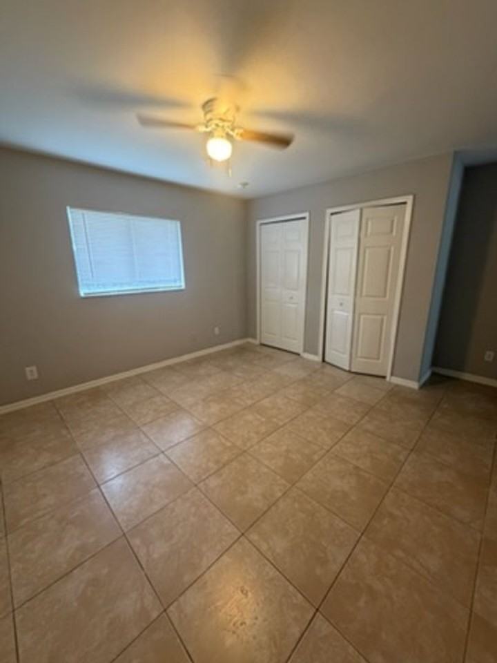 930 Ainsworth St W - Photo 7 of 11