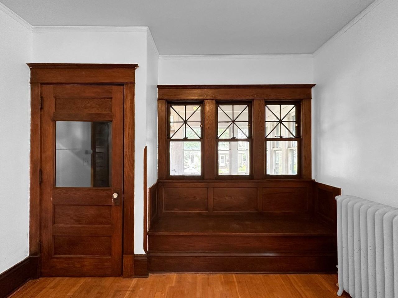 381 Cleveland Ave N - Photo 2 of 12