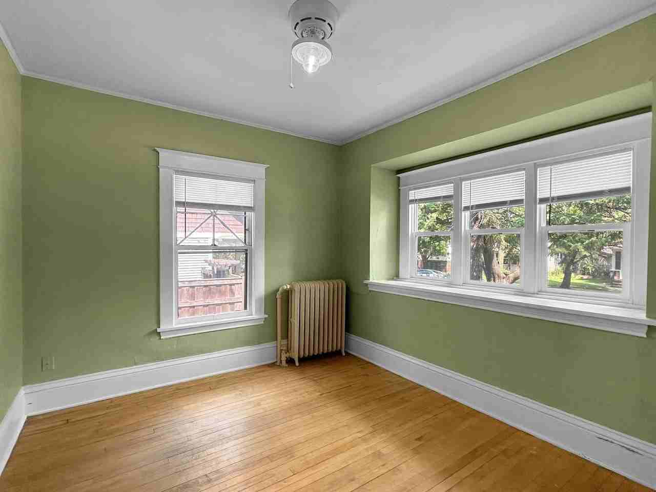 381 Cleveland Ave N - Photo 6 of 12