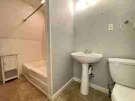 featured image of 6062 Broadway #5