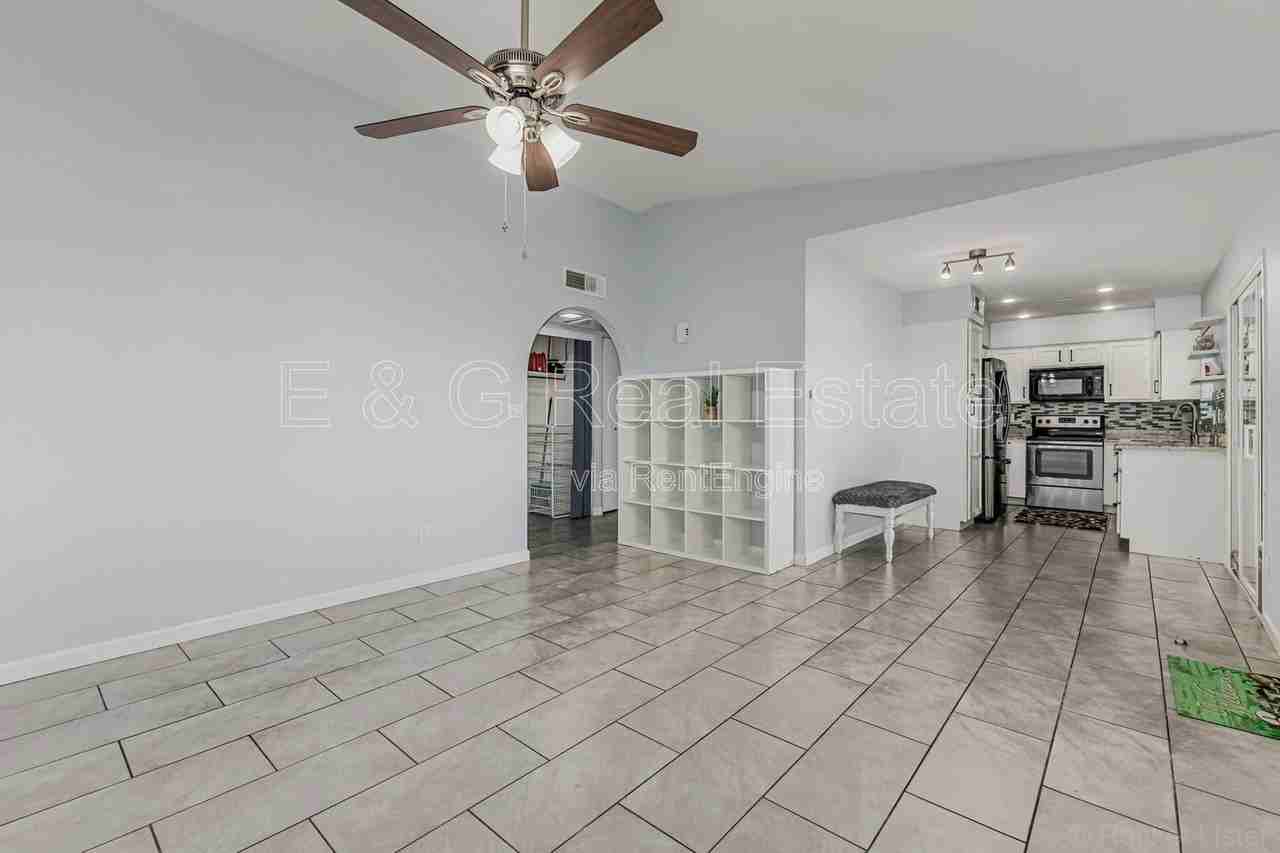 1005 W Laguna Dr - Photo 5 of 27