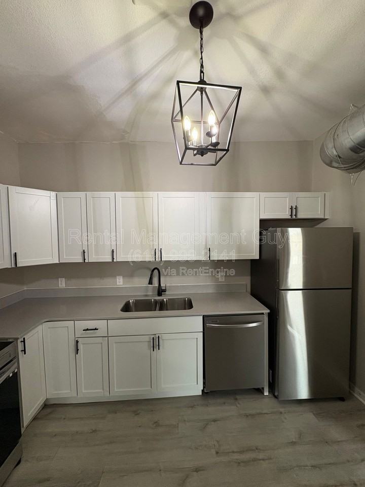 1500 W Broadway Ave #2 - Photo 2 of 11