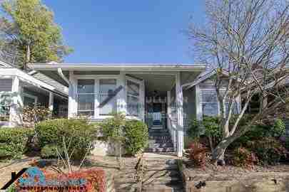 106 Elmwood Cir - Photo 3 of 32