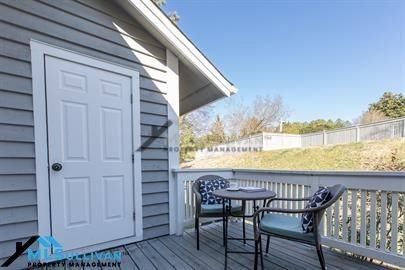 106 Elmwood Cir - Photo 4 of 32