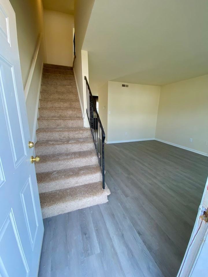 808 Arlington Rd #B - Photo 3 of 10