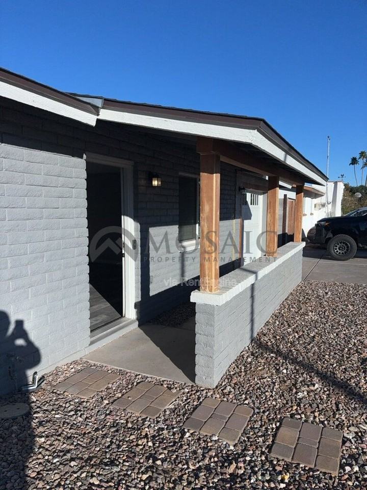 270 S Dobson Rd - Photo 2 of 14