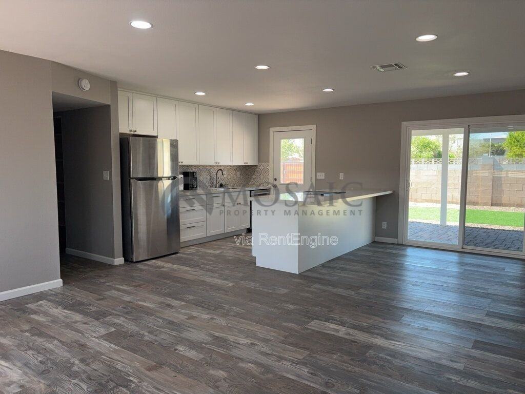 270 S Dobson Rd - Photo 4 of 14