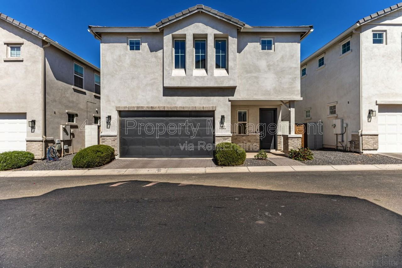 5557 S Dillon - Photo 2 of 32