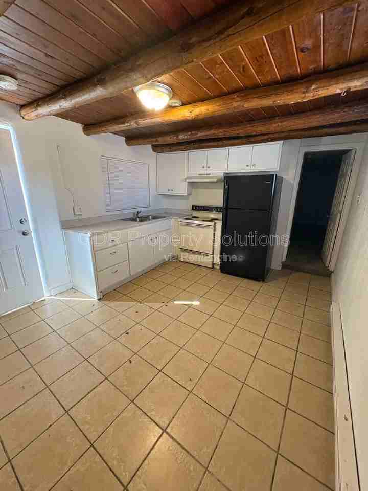 408 Pennsylvania St Se #A - Photo 7 of 19