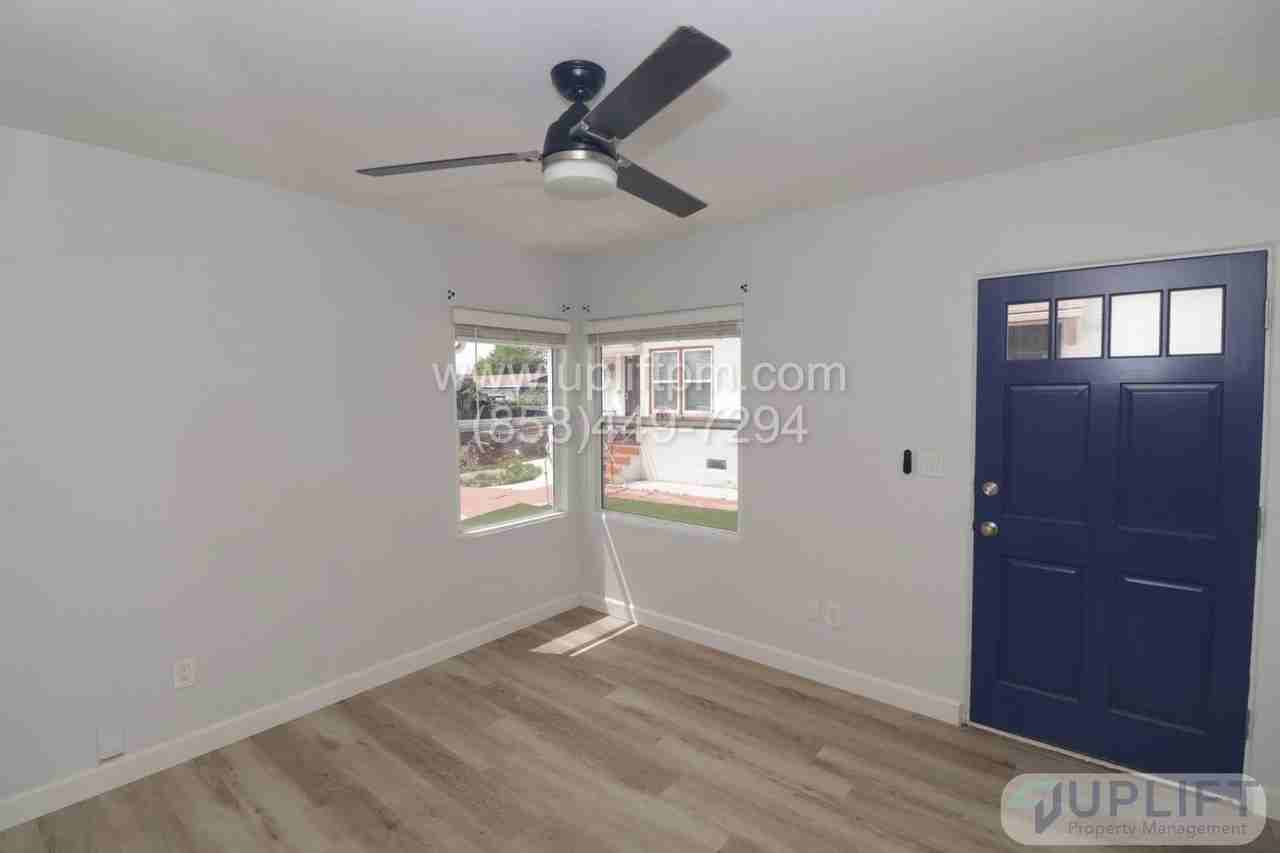 3715 35th St - Photo 2 of 6