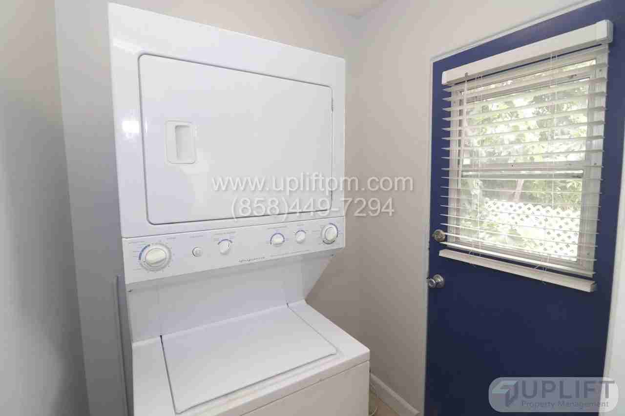 3715 35th St - Photo 6 of 6