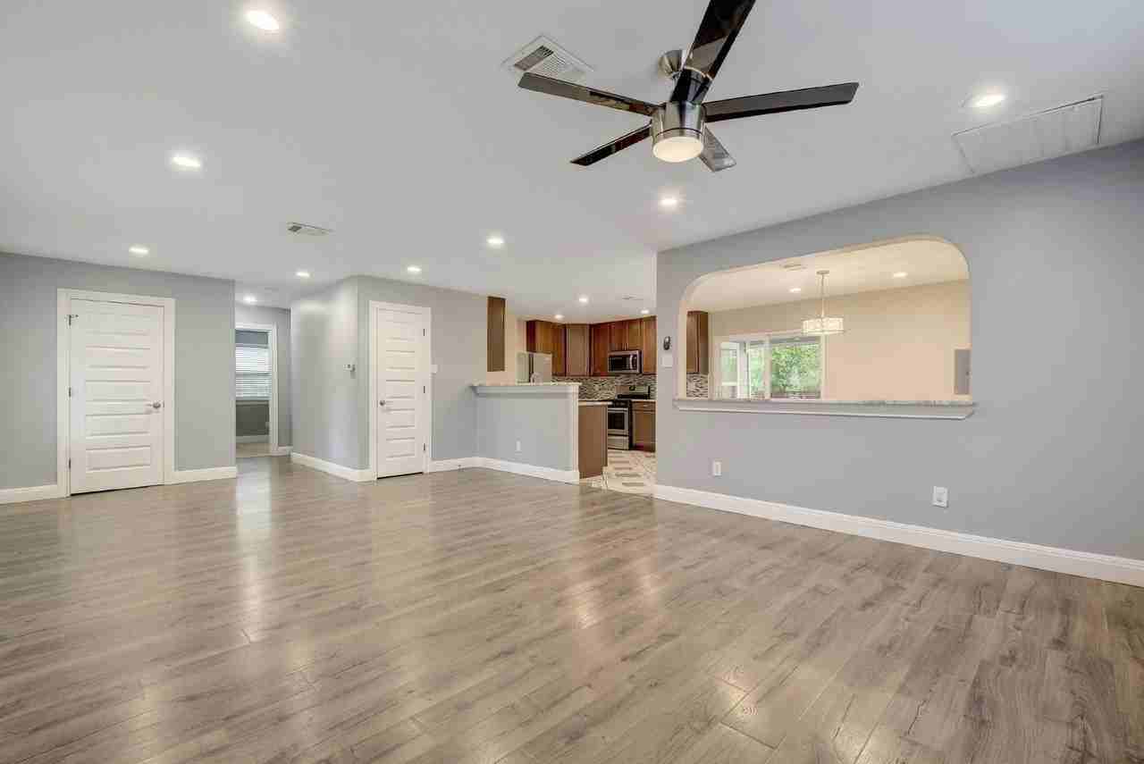 5001 Canella Dr - Photo 5 of 25