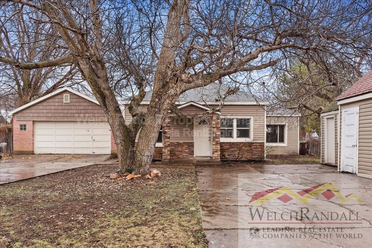 1328 Jefferson Ave - Photo 5 of 26