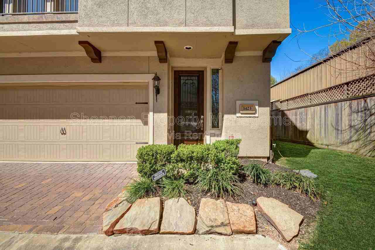 1423 Upland Orchard Dr - Photo 3 of 33