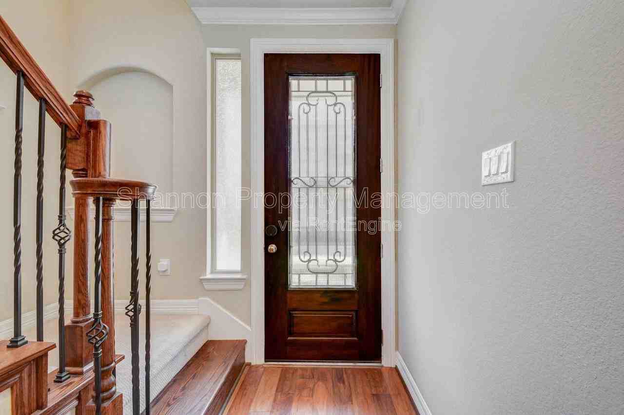 1423 Upland Orchard Dr - Photo 4 of 33