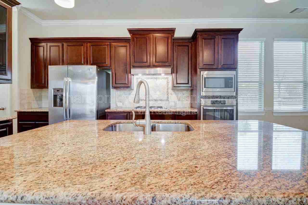 1423 Upland Orchard Dr - Photo 7 of 33