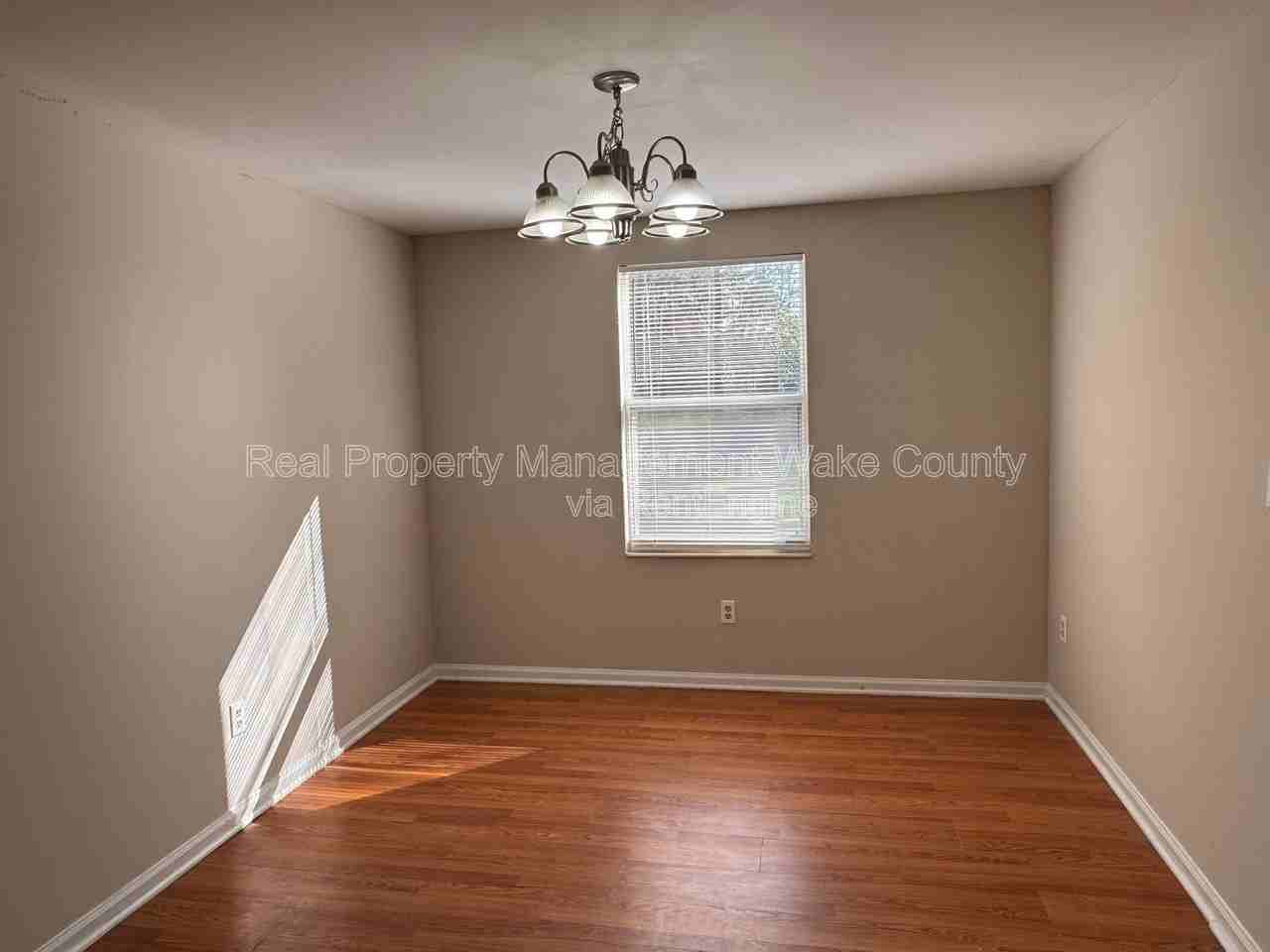 104 Benedict Ln - Photo 4 of 50