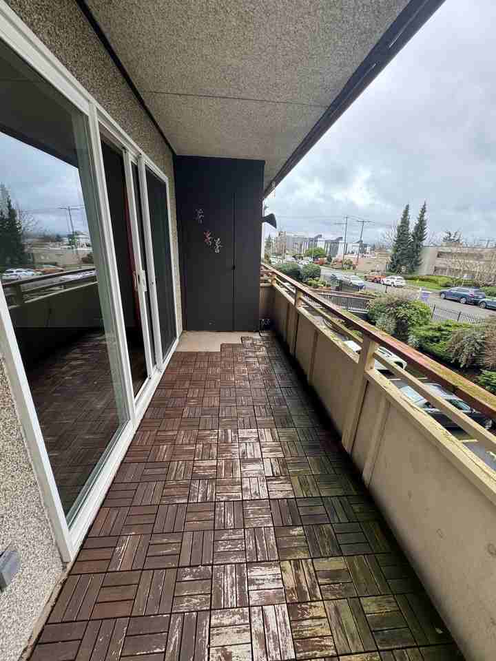 4444 44th Ave Sw #206 - Photo 2 of 50