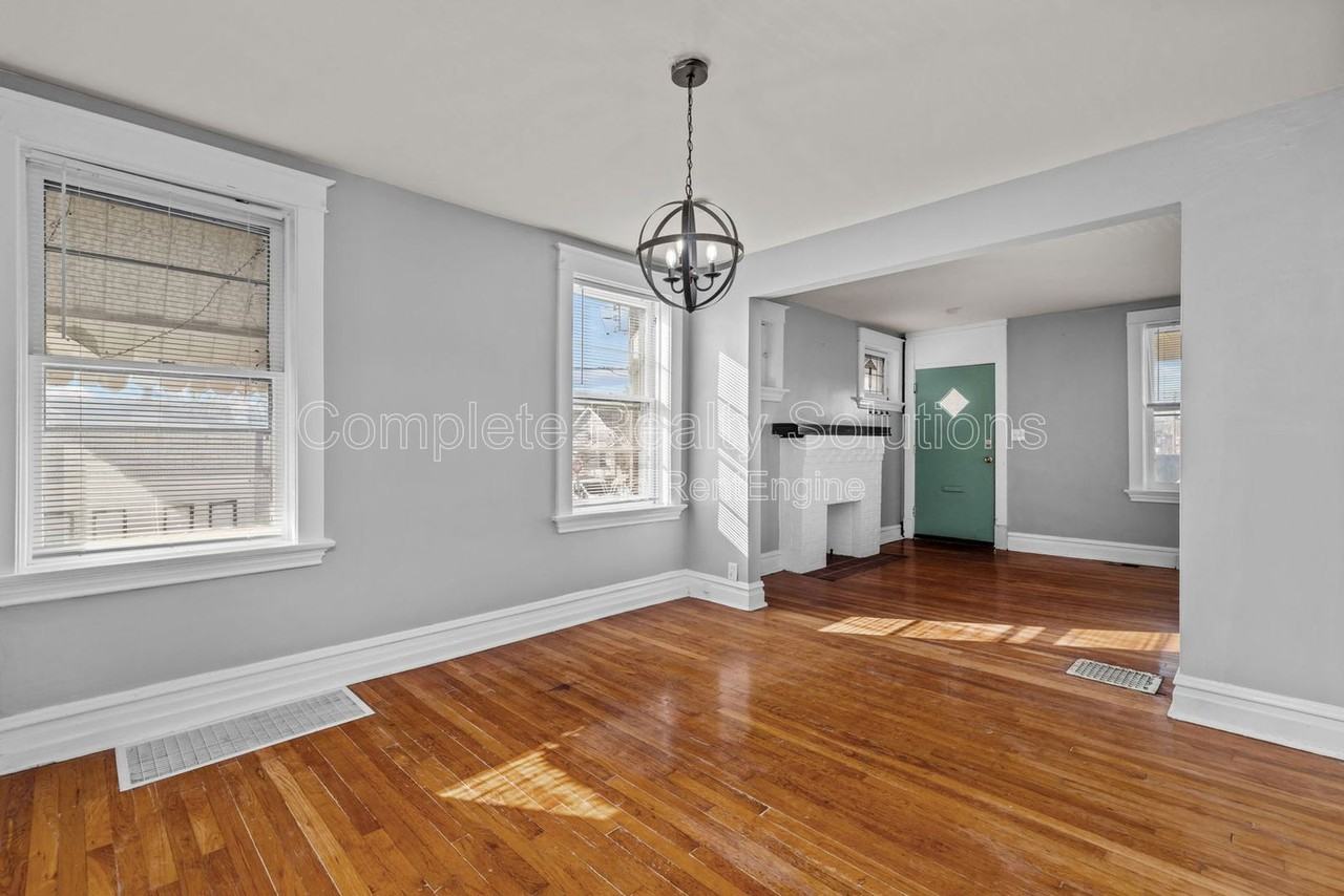 5352 Neosho St #1stFL - Photo 4 of 19