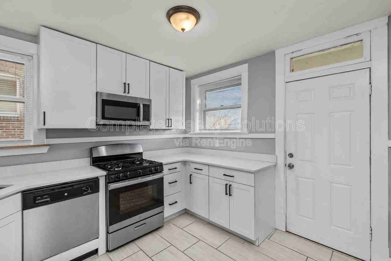 5352 Neosho St #1stFL - Photo 6 of 19