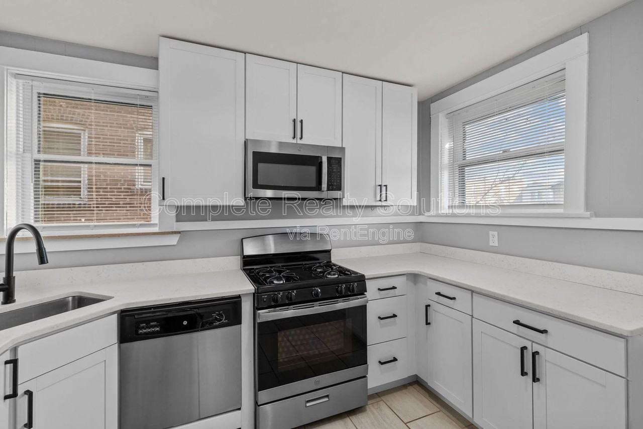 5352 Neosho St #1stFL - Photo 7 of 19