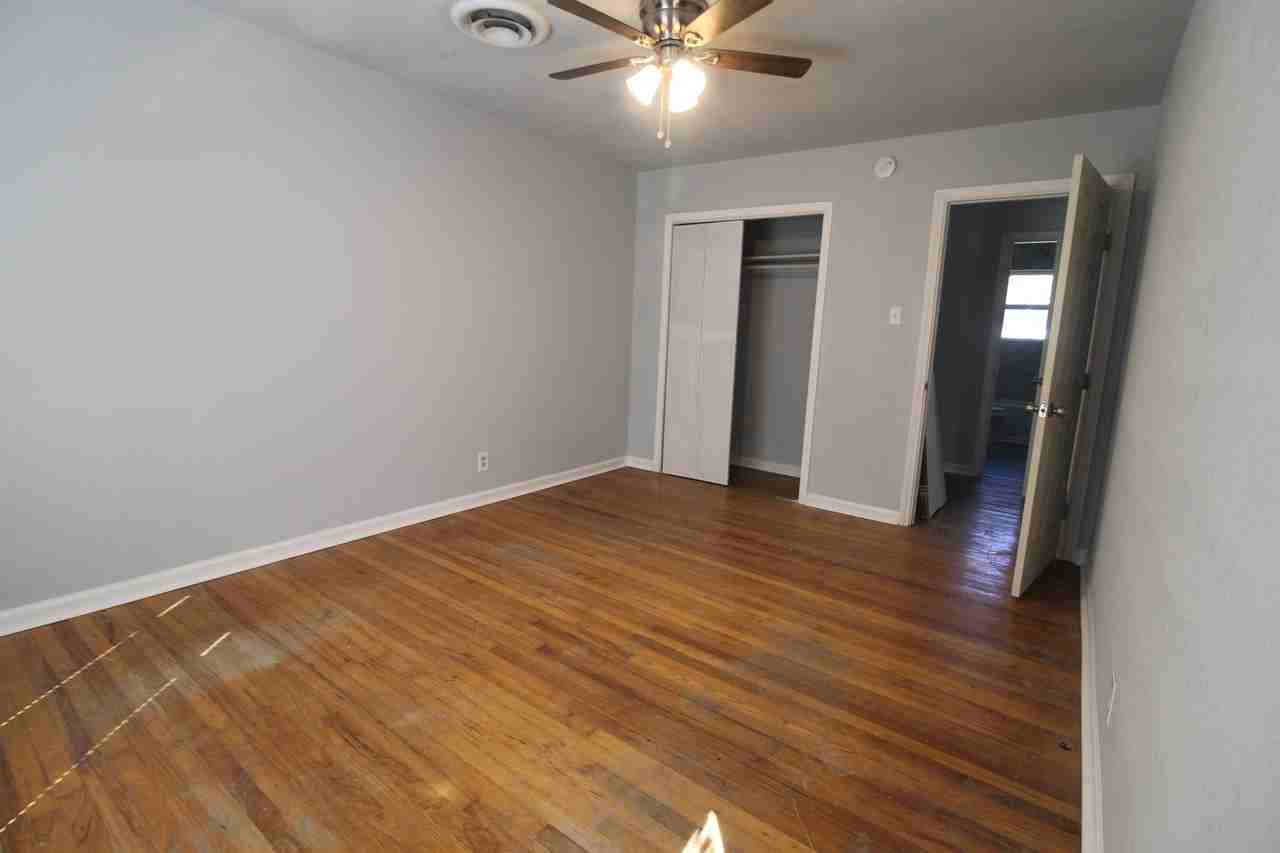 1709 Greenwood Ave #14746708 - Photo 5 of 6